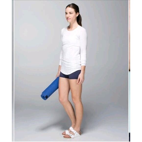 lululemon athletica Pants - Lululemon Boogie Shorts Navy Blue Size 6 GUC Yoga Athletic Shorts